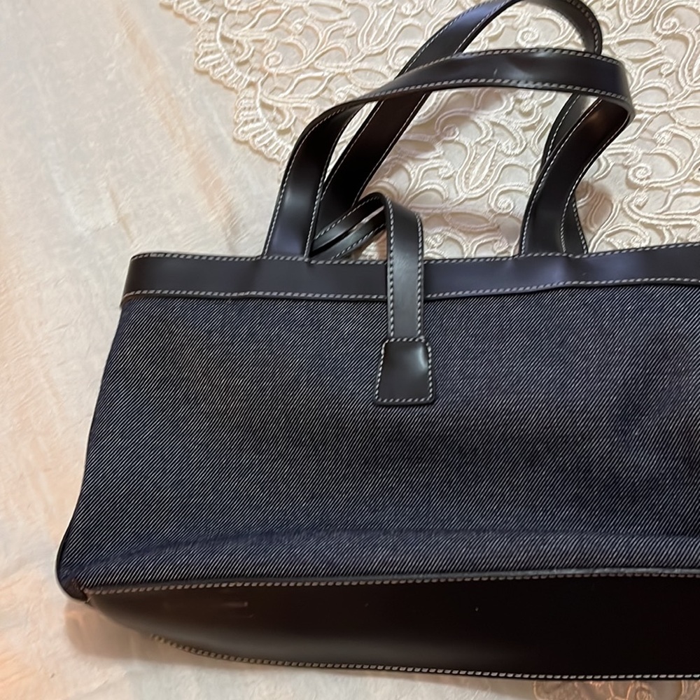 Handbag - Picture 2 of 7